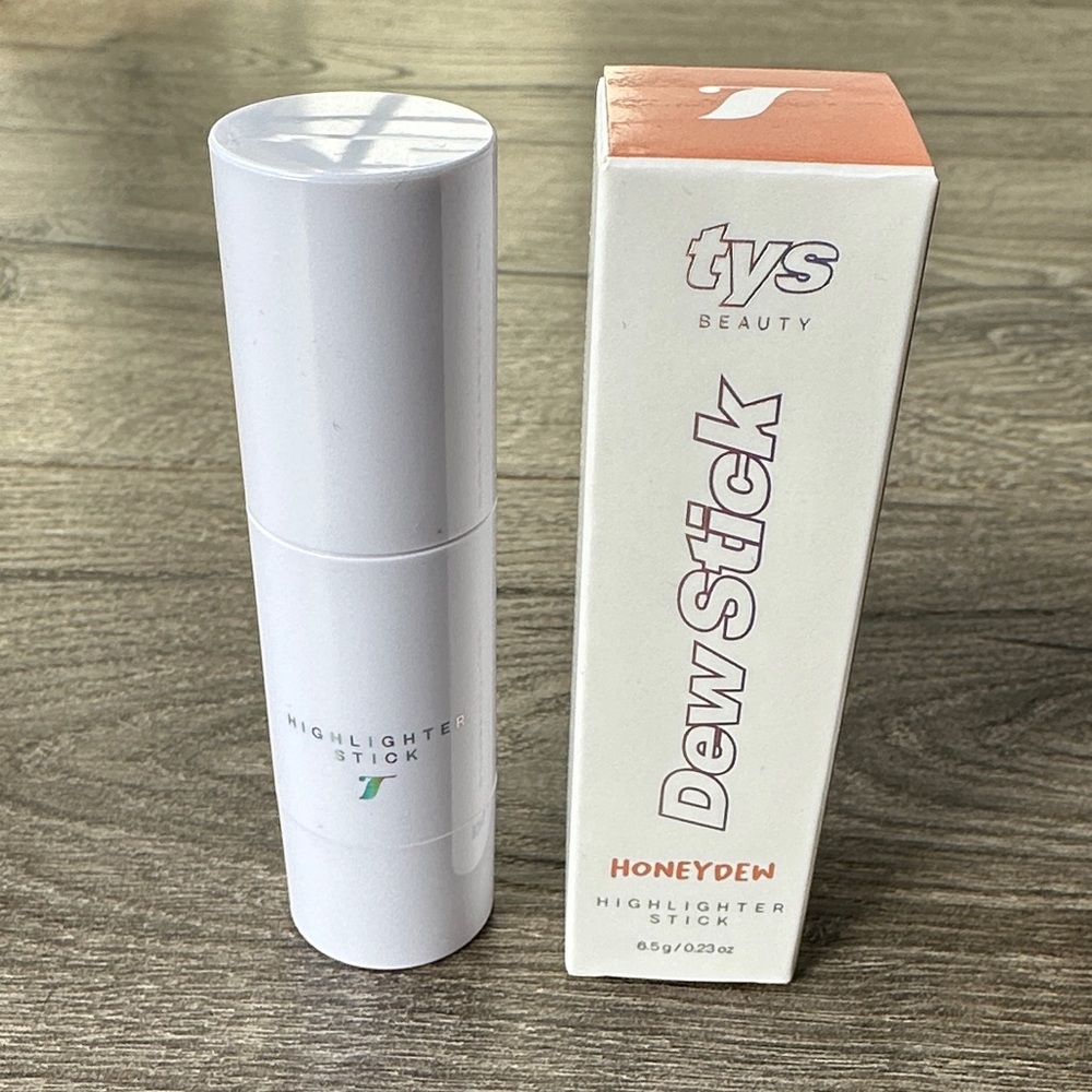 TYS Beauty Dew Stick Highlighter - Honeydew (rose gold)